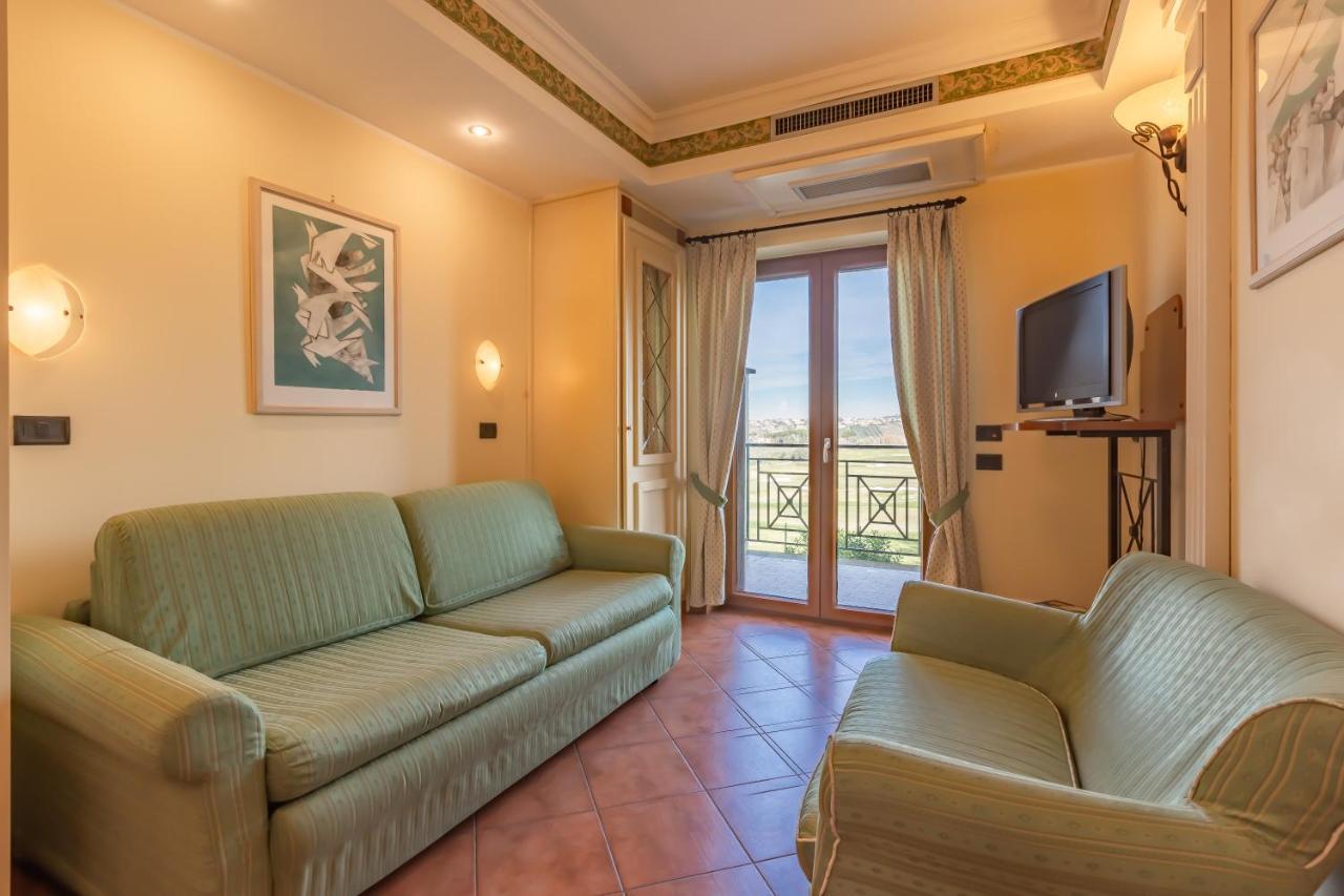 Carpediem Roma Golf Club Marco Simone Exterior photo